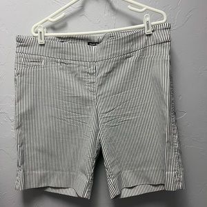 Womens Bermuda shorts
